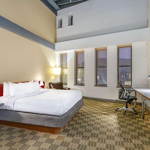 Deluxe Loft King Room